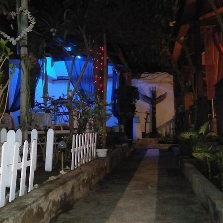 Bed and Breakfast Salon De Nomad Gili T. Gili Trawangan Exterior foto