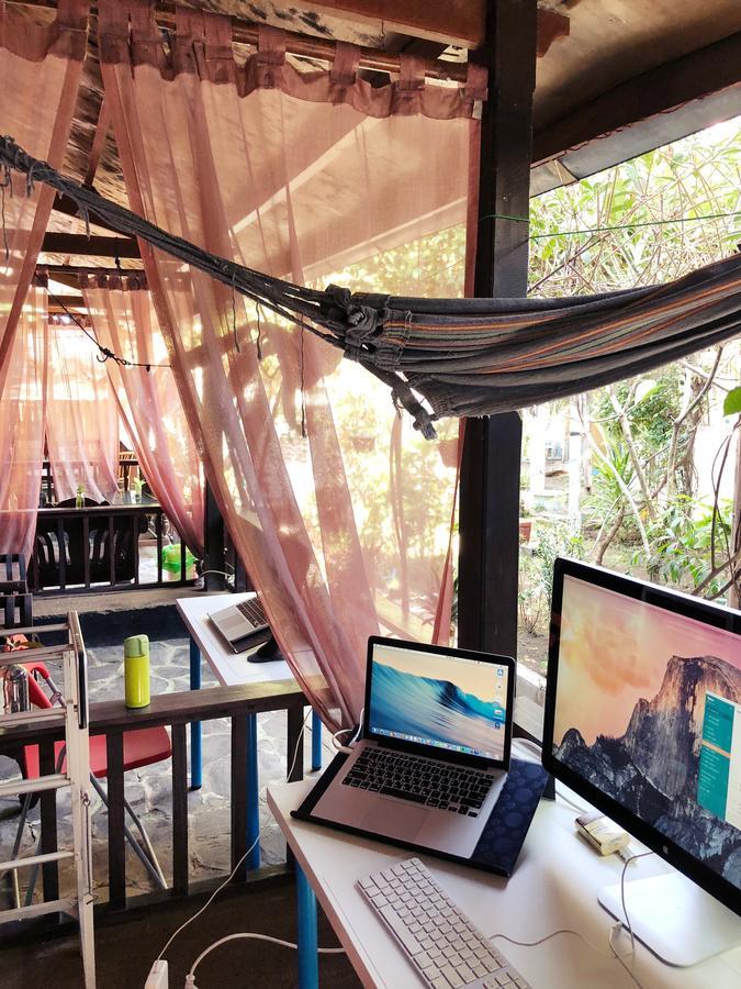 Bed and Breakfast Salon De Nomad Gili T. Gili Trawangan Exterior foto